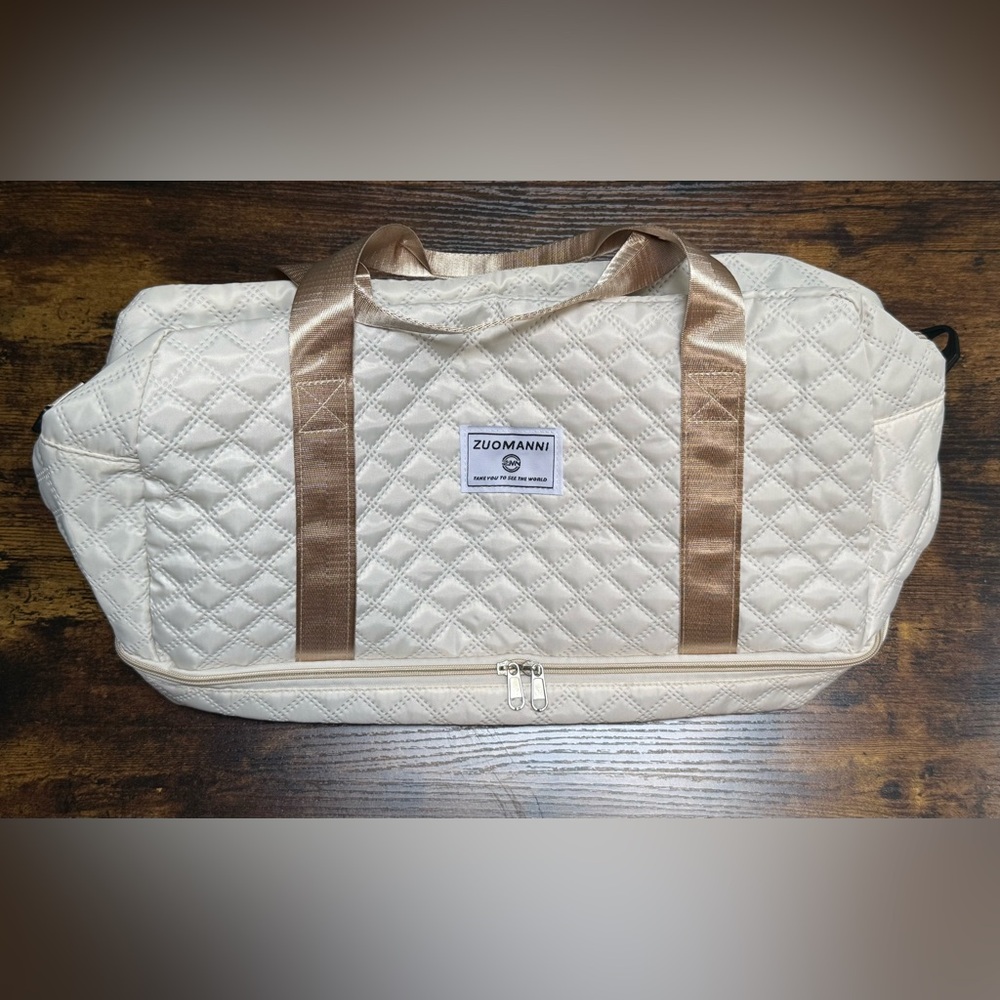 Zuomanni Quilted Cream and Tan Travel Bag